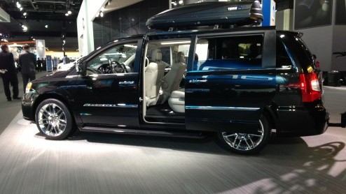 Een bezoek aan Detroit en de North American International Auto Show is een hele belevenis. Dankzij een aantal spannende primeurs van onder meer Lexus, Mercedes-Benz, BMW en Infiniti viel er voor ons E