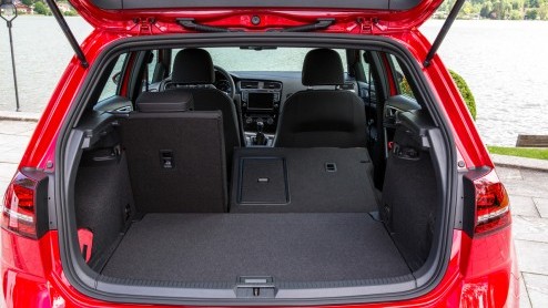 Autotest nieuwe Volkswagen Golf GTD, de stille kracht. En de GTI onder de diesels.