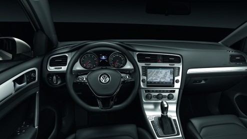Toen we begin oktober de nieuwe Volkswagen Golf tijdens de internationale persintroductie reden, kon dat (als zo vaak) uitsluitend met de krachtiger gemotoriseerde uitvoeringen. Dat roept de vraag op