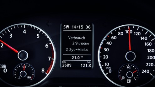 Kunnen sportief en bewust rijden samengaan? Dat is de vraag die menigeen zich stelt en die Volkswagen exact zo verwoordt in zijn folder van de Polo BlueGT. In dit geval dus een combinatie van het zuin