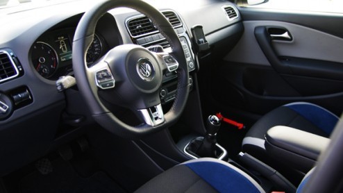 Kunnen sportief en bewust rijden samengaan? Dat is de vraag die menigeen zich stelt en die Volkswagen exact zo verwoordt in zijn folder van de Polo BlueGT. In dit geval dus een combinatie van het zuin