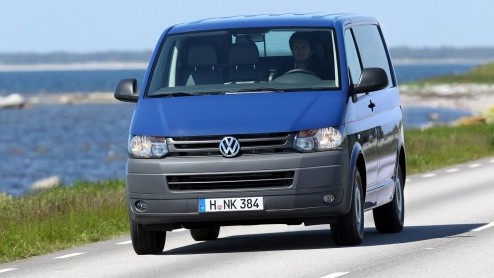 Nieuw in huize Volkswagen, de 2.0 TDI diesel met 140 pk voor de Transporter, Multivan en California. Desgewenst wordt de motor met vierwielaandrijving, BlueMotion Technologies en de DSG-automaat gecom