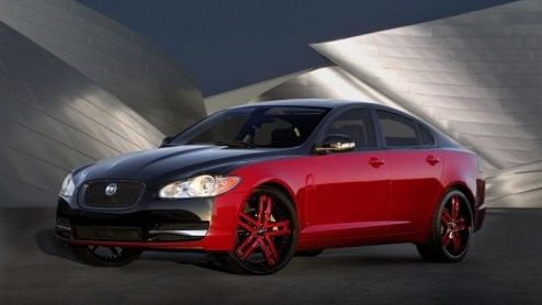 Jaguars gaan doorgaans als stijlvolle autos door het leven. Het merk heeft de toevoeging R voor de uitbundigere en sportievere uitvoeringen bedacht. Galpin, het grootste dealerschap van Jaguar in A