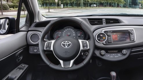 Toyotas nieuwe Yaris staat te trappelen van ongeduld in Nederland de weg op te gaan. Wij zochten de Japanner in Kopenhagen om de eerste kilometers te maken. Wat zijn onze bevindingen?