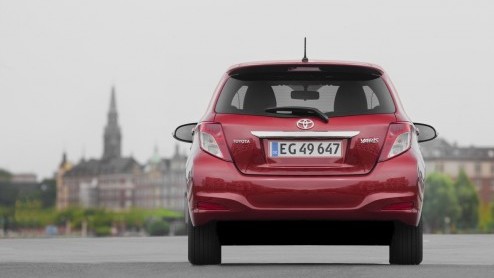 Toyotas nieuwe Yaris staat te trappelen van ongeduld in Nederland de weg op te gaan. Wij zochten de Japanner in Kopenhagen om de eerste kilometers te maken. Wat zijn onze bevindingen?
