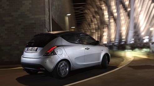In navolging van de Fiat Panda op aardgas is nu ook de Lancia Ypsilon verkrijgbaar in een aardgasuitvoering. De Italianen dopen de bivalente stadsauto tot Ypsilon CNG Ecohic.
