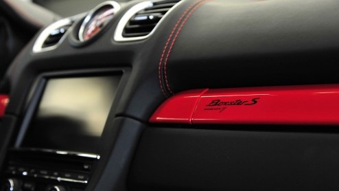 Porsche Boxster S RED 7 is speciaal voor de Nederlandse markt ontwikkeld en samengesteld. Porsche roept daarvoor de hulp in van Porsche Exclusive.